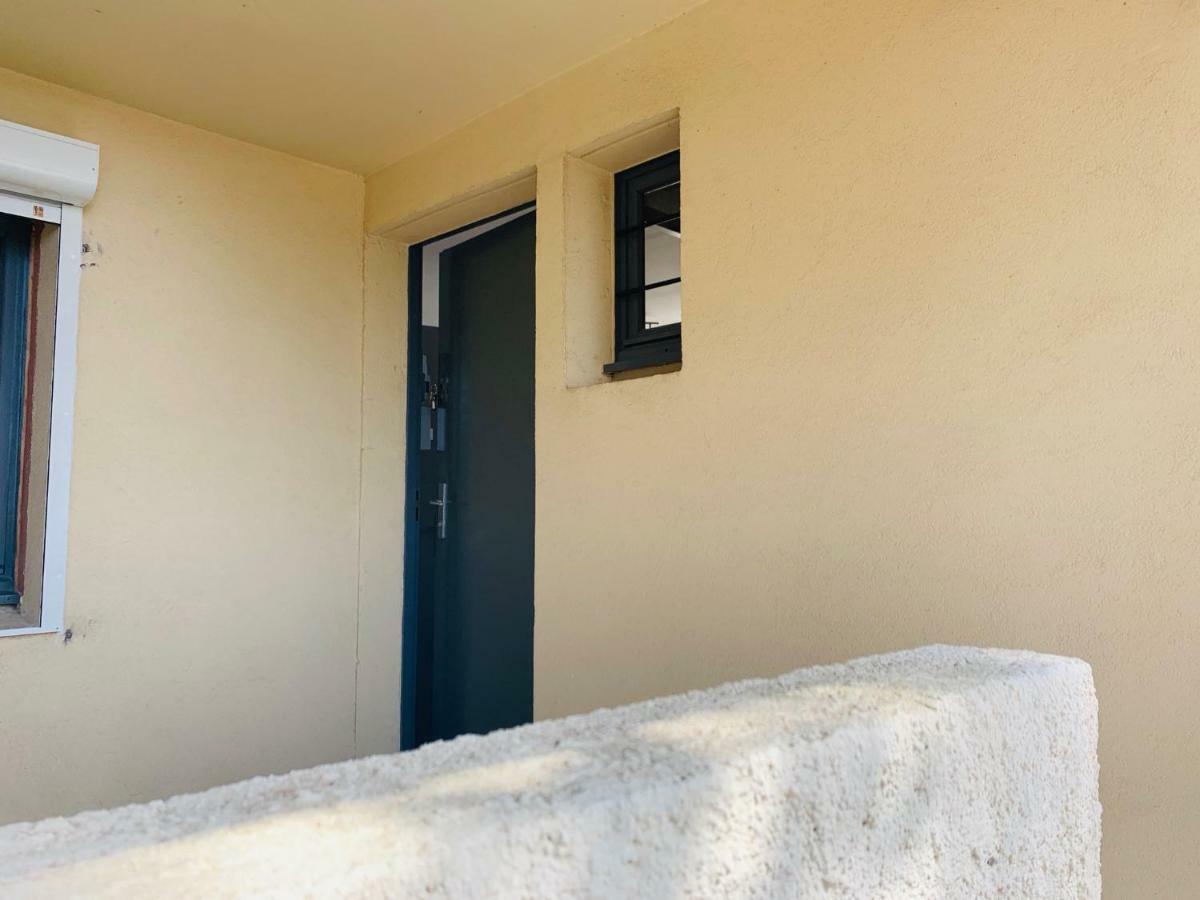 Apartment La Pinede